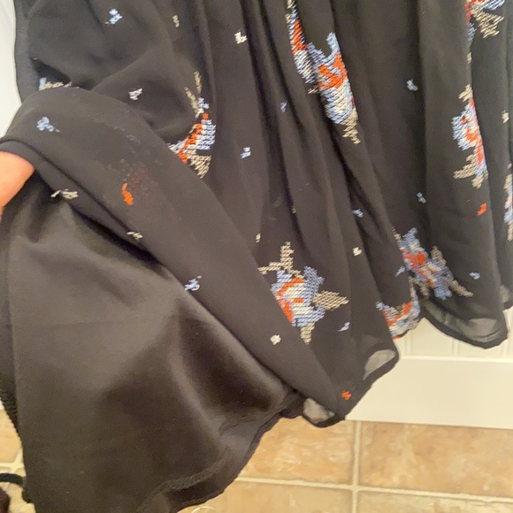 Floral Shorts Romper from Workhall - Picture 3 of 5